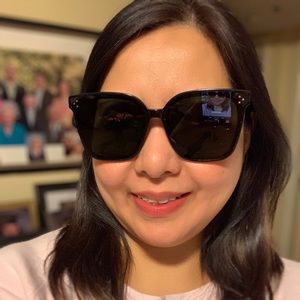 Meet your Posher, Carmela